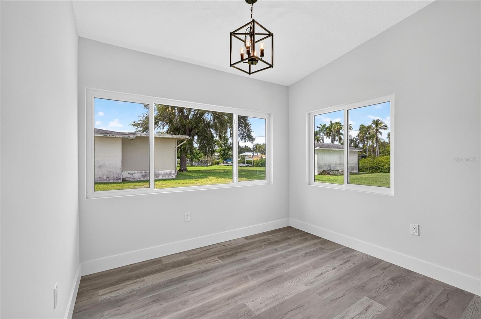341 Shore Dr Property Photo 36
