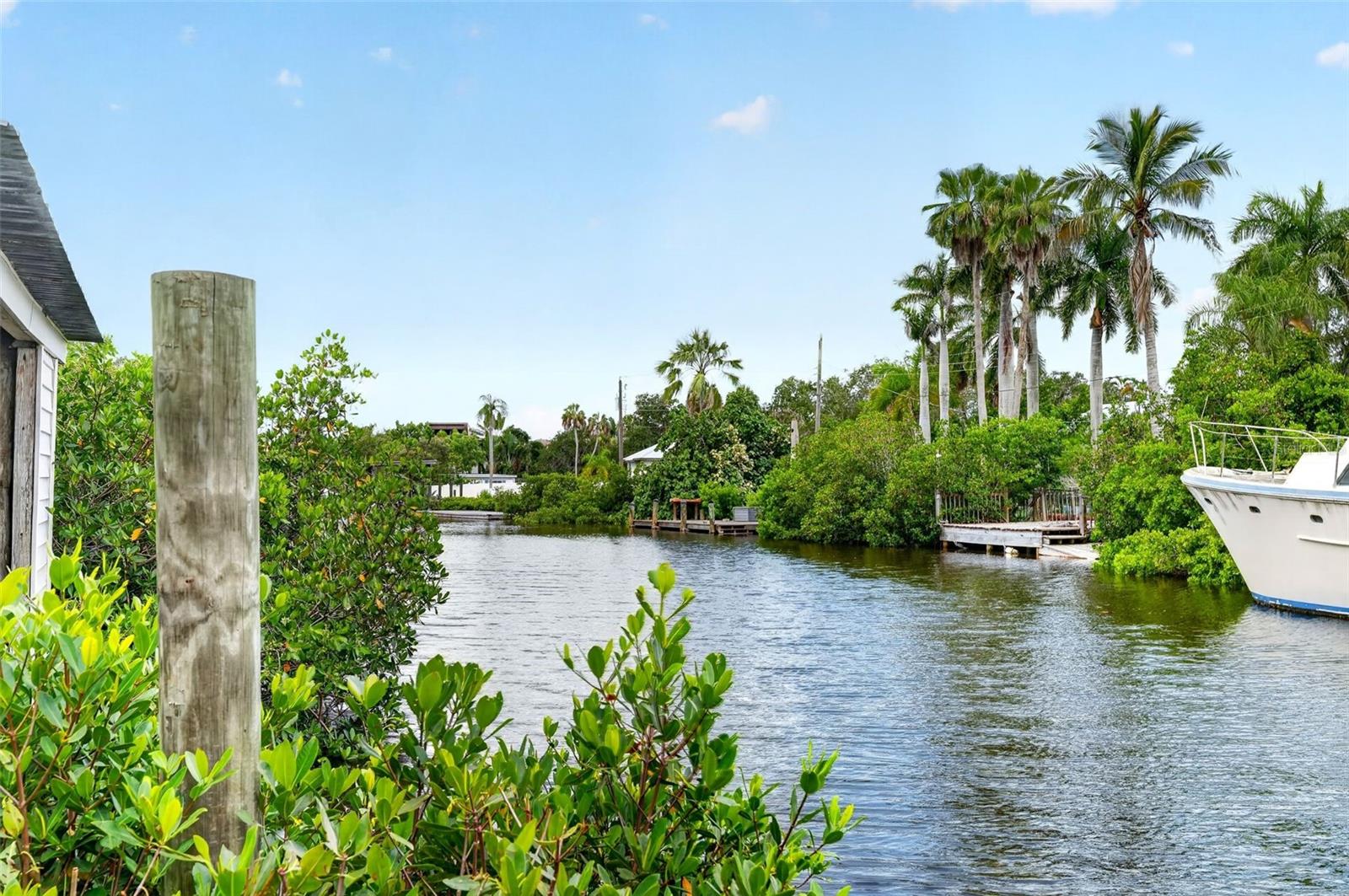 341 Shore Dr Property Photo 52