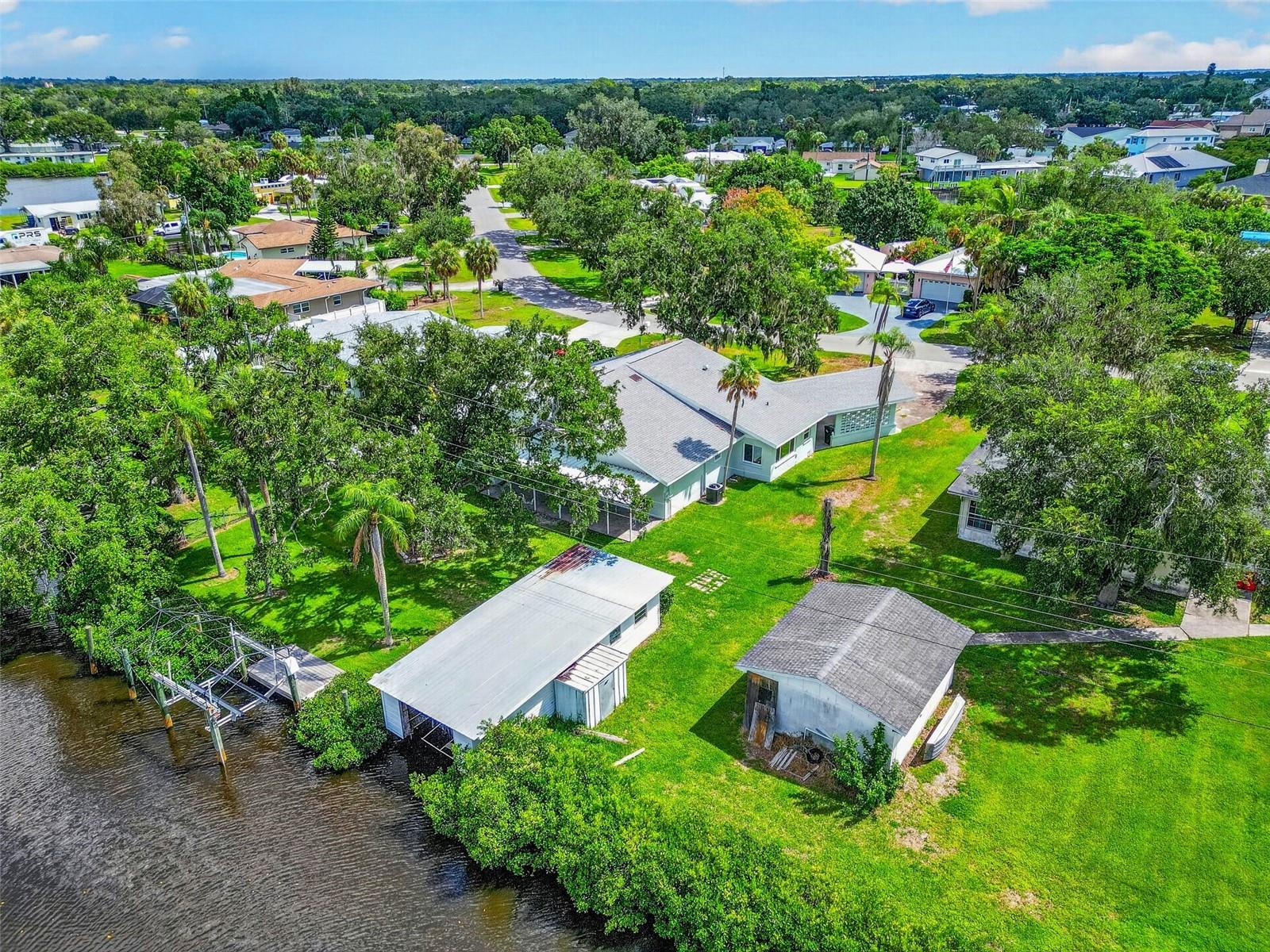 341 Shore Dr Property Photo 56