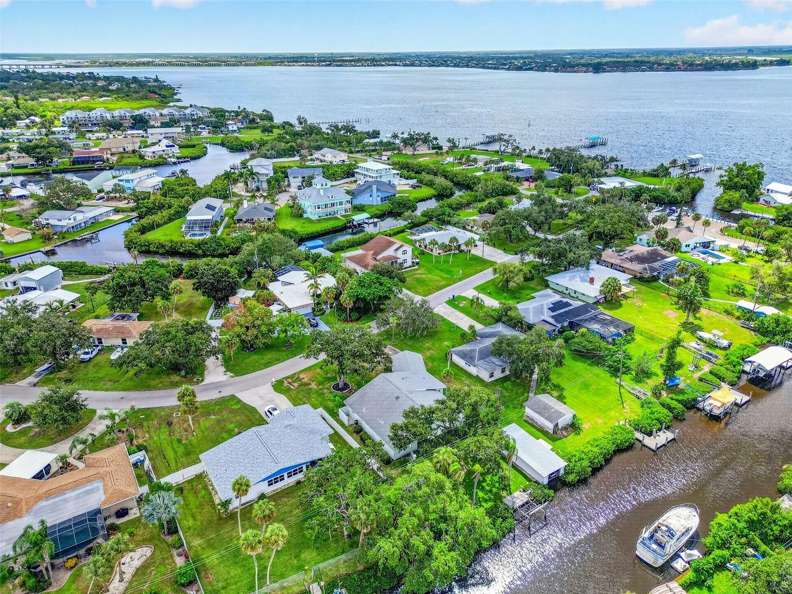341 Shore Dr Property Photo 60