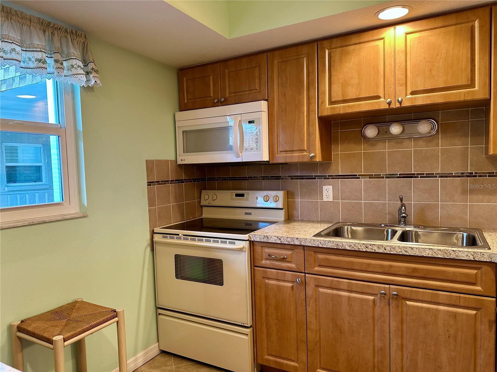 1330 Glen Oaks Dr E #370d Property Photo 6