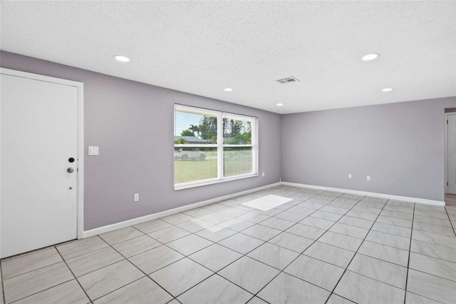 1786 Coconut Dr Property Photo 8