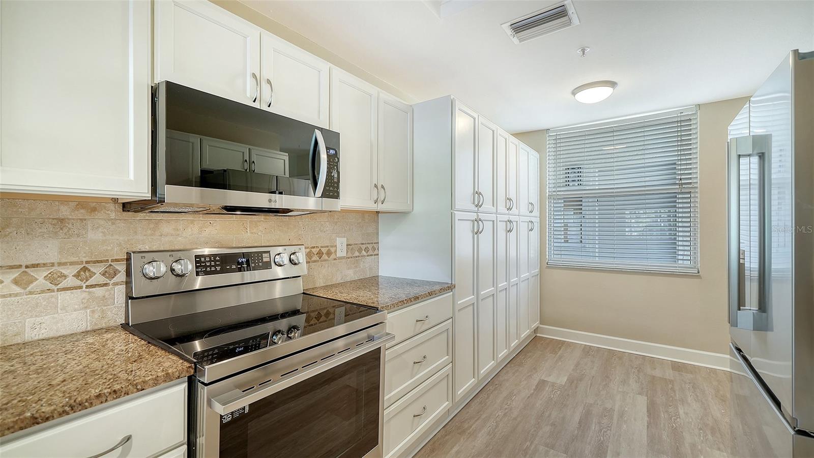 8735 Olde Hickory Ave #8105 Property Photo 7