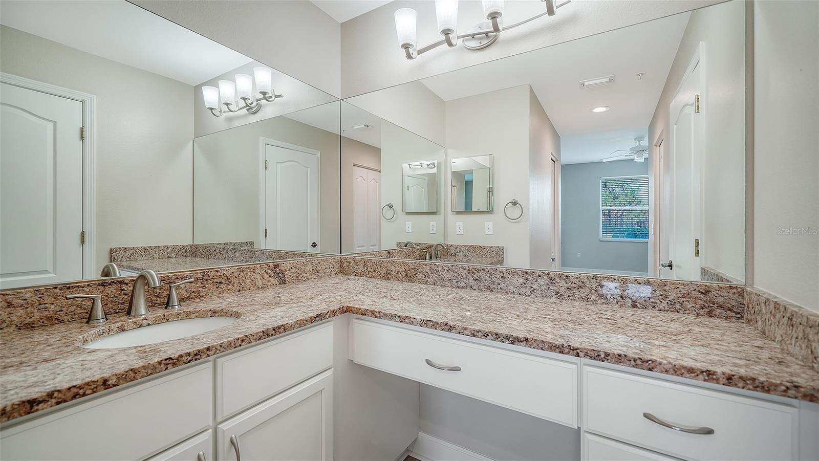 8735 Olde Hickory Ave #8105 Property Photo 14