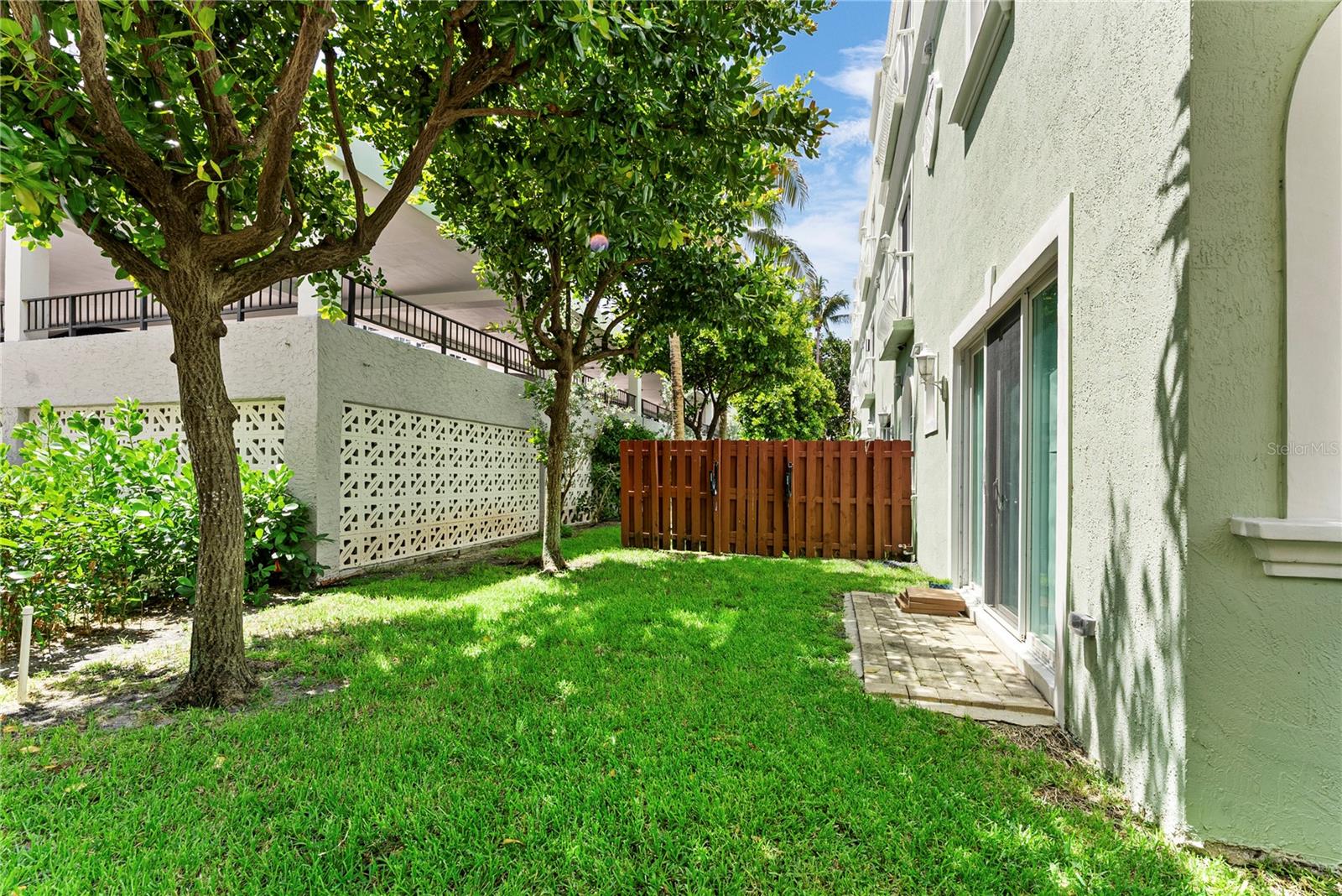 430 Sunset Dr Property Photo 45