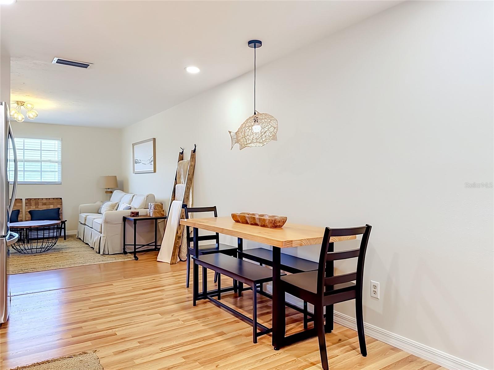 202 Peacock Unit B Ln #b Property Photo 5