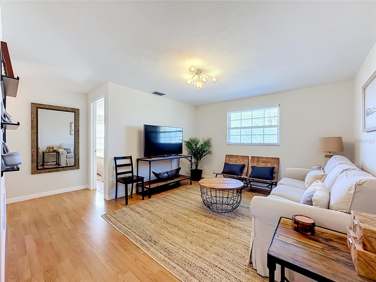 202 Peacock Unit B Ln #b Property Photo 10