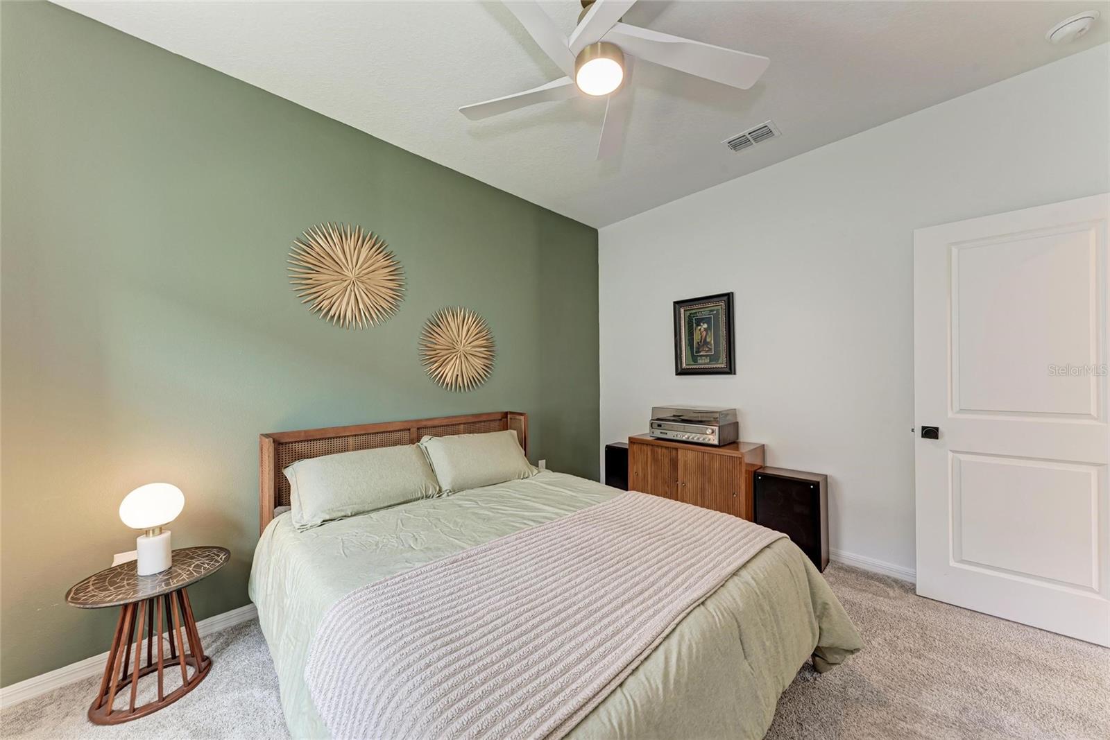 3129 61st Ter E Property Photo 8