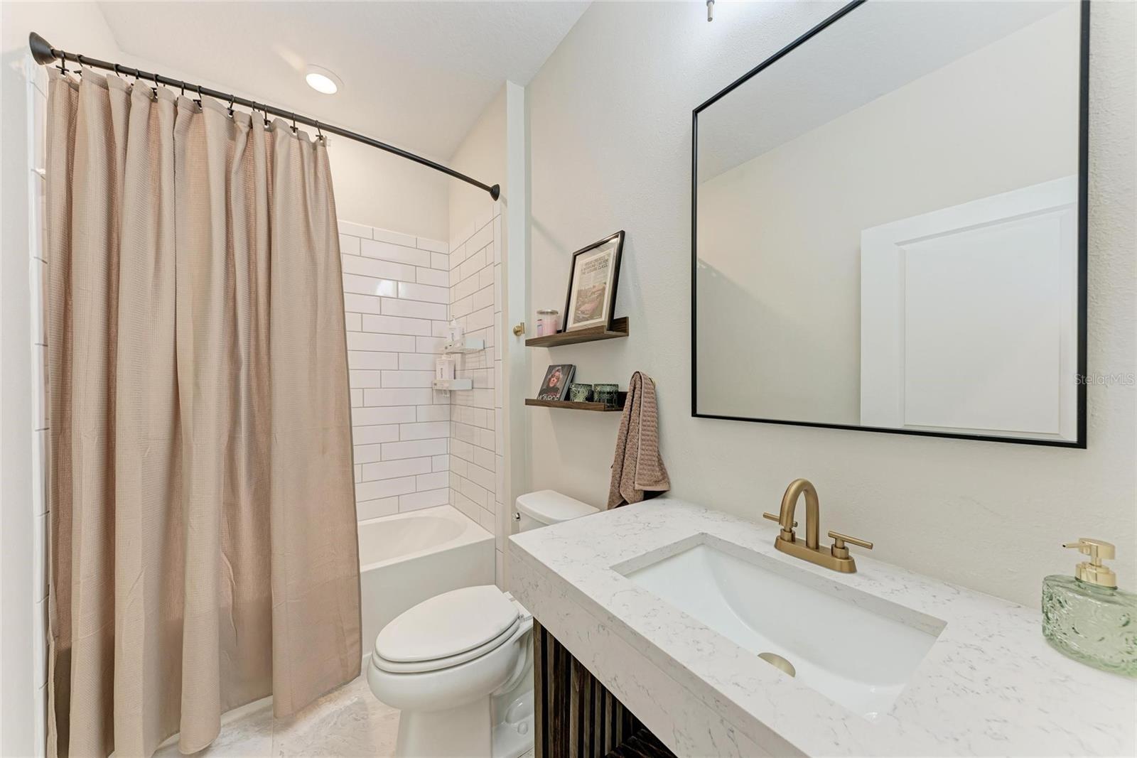 3129 61st Ter E Property Photo 9