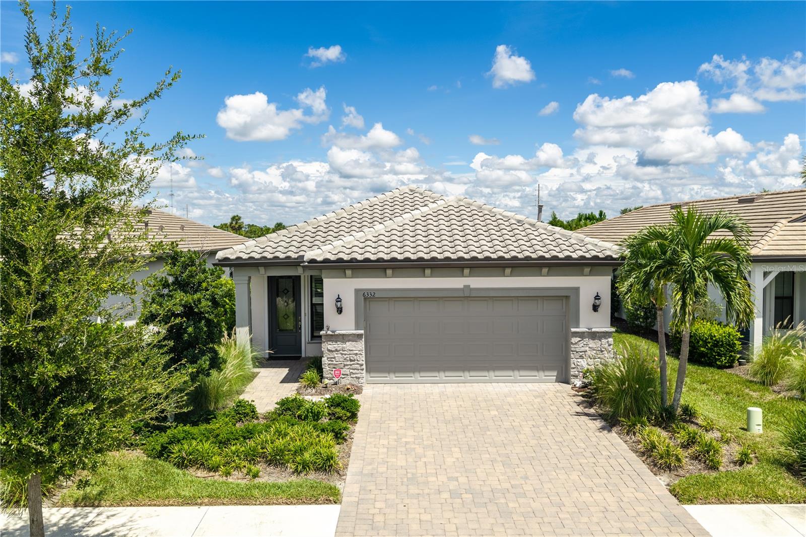 6332 WINDING PINE DR Property Photo 1
