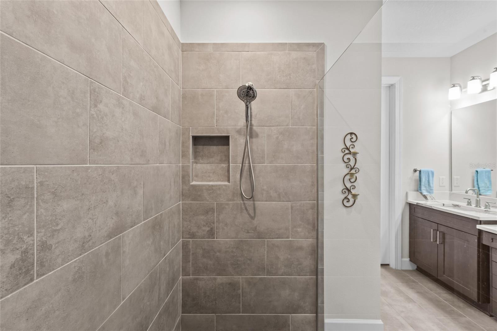 4532 Crestpoint Way Property Photo 17