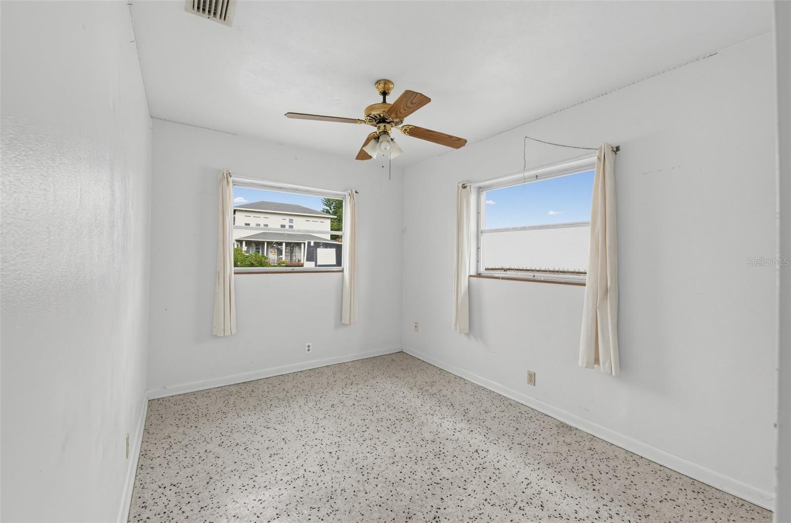 3913 W Cass St Property Photo 7