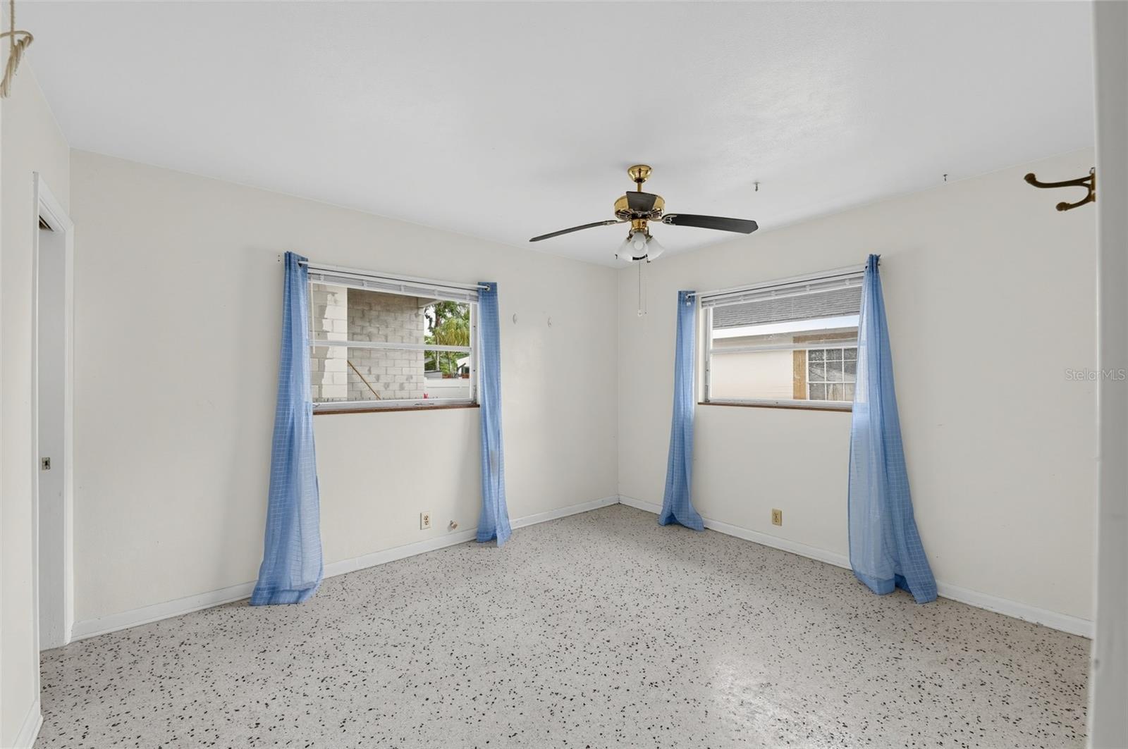 3913 W Cass St Property Photo 10
