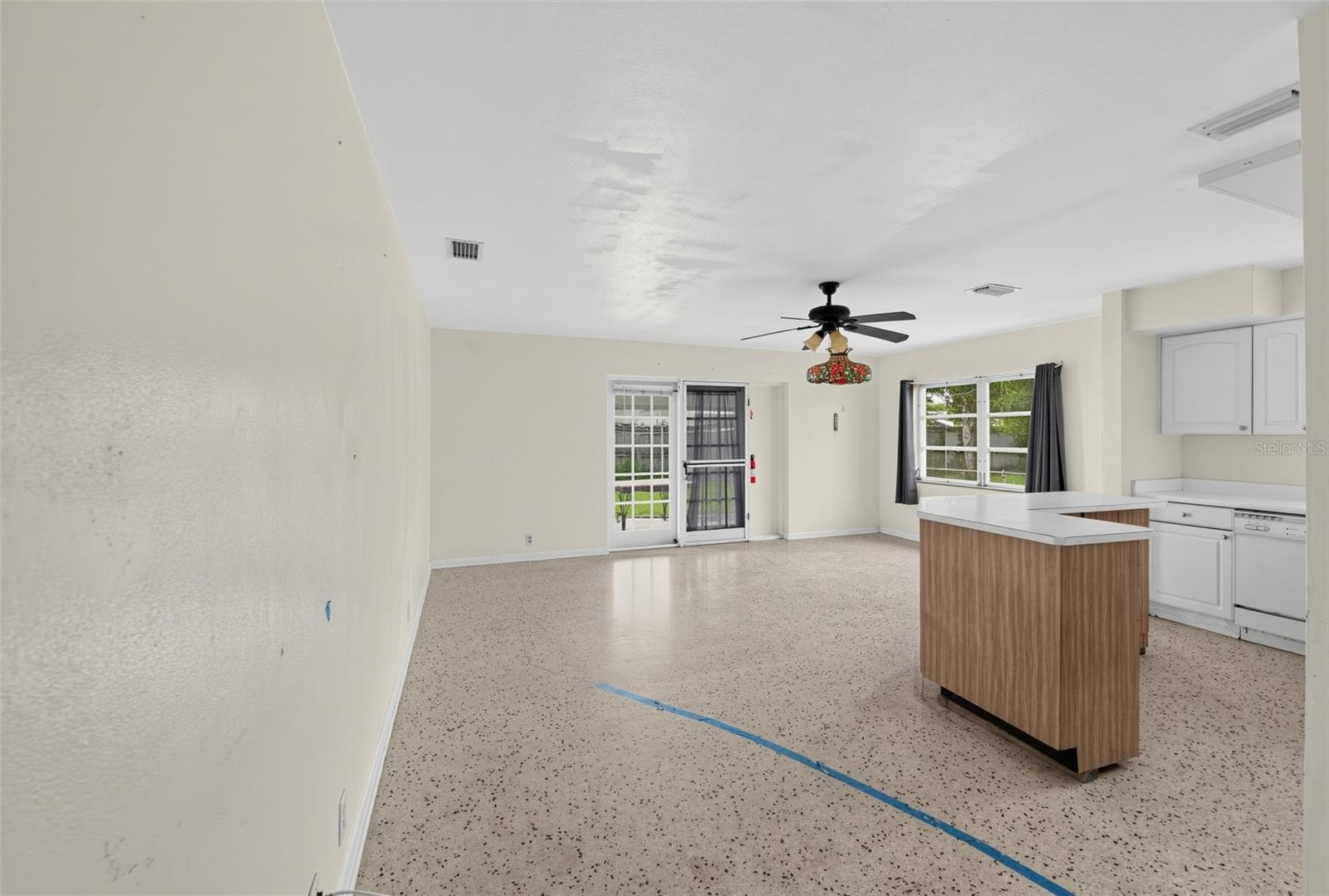 3913 W Cass St Property Photo 14