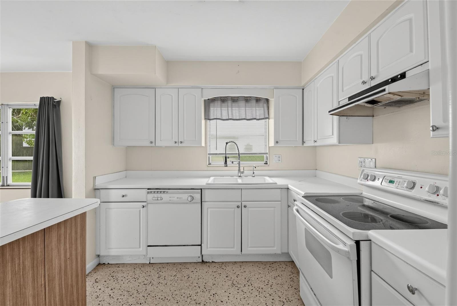3913 W Cass St Property Photo 15