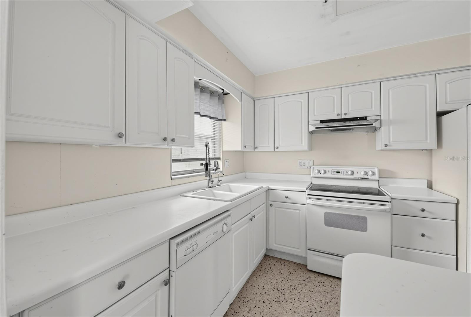 3913 W Cass St Property Photo 17