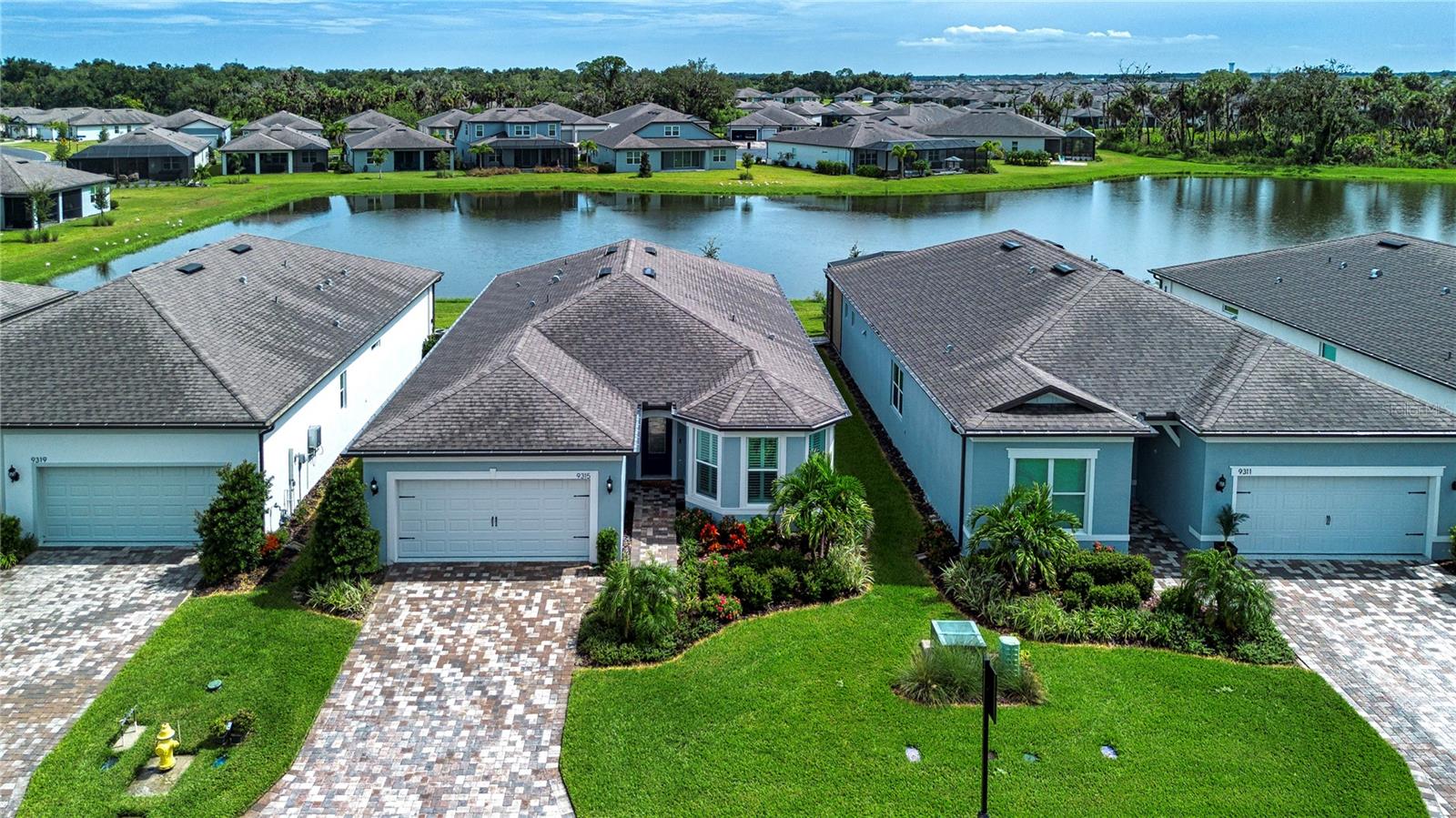 9315 Barrier Coast Trl Property Photo 8