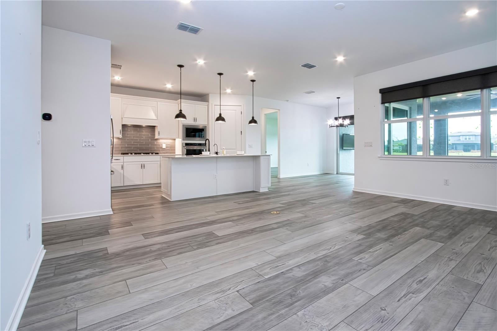 9315 Barrier Coast Trl Property Photo 15