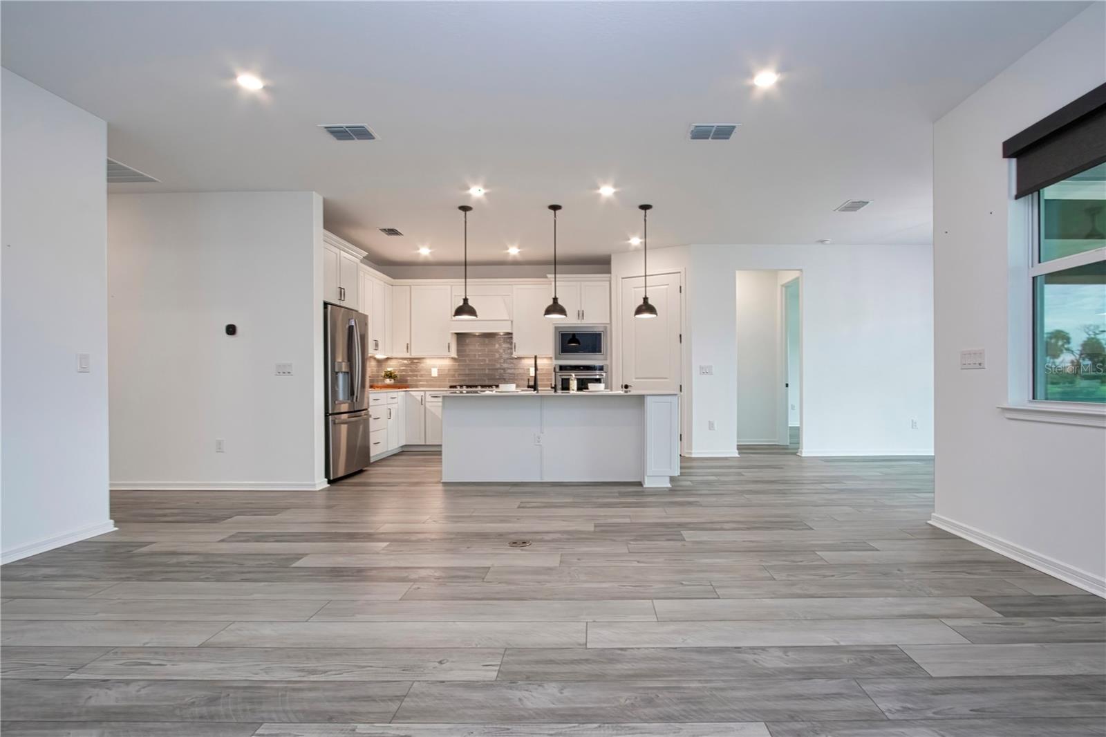 9315 Barrier Coast Trl Property Photo 16