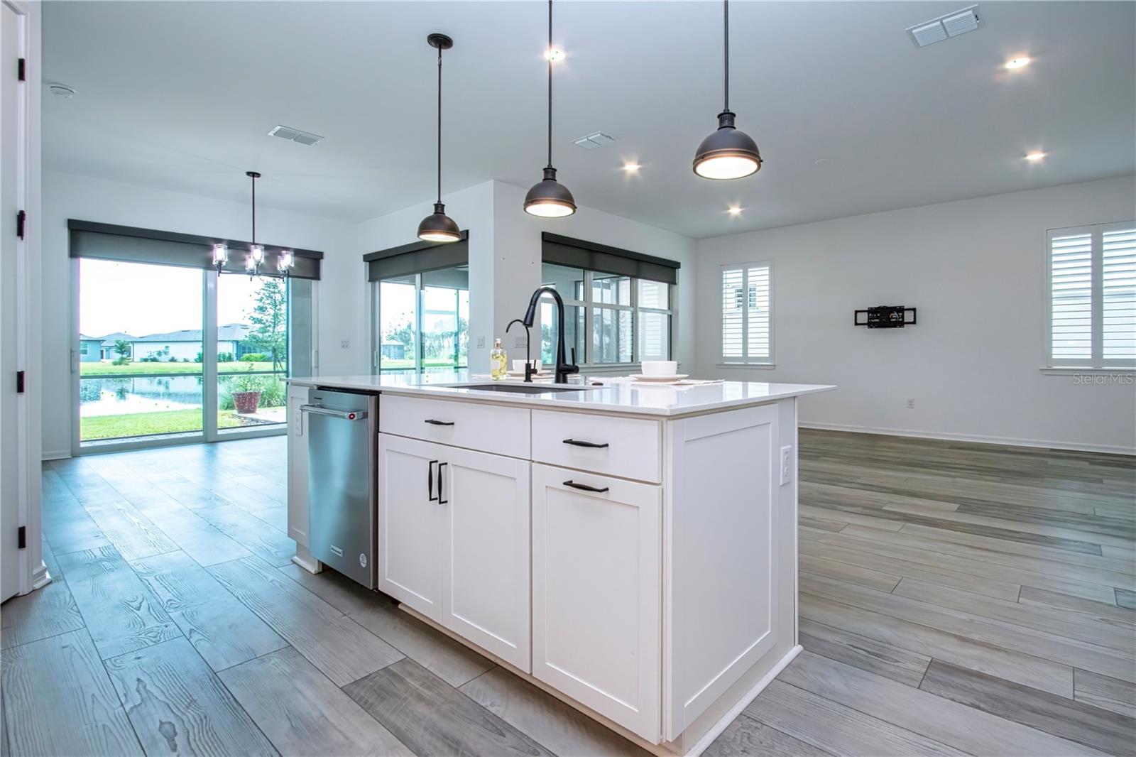 9315 Barrier Coast Trl Property Photo 25