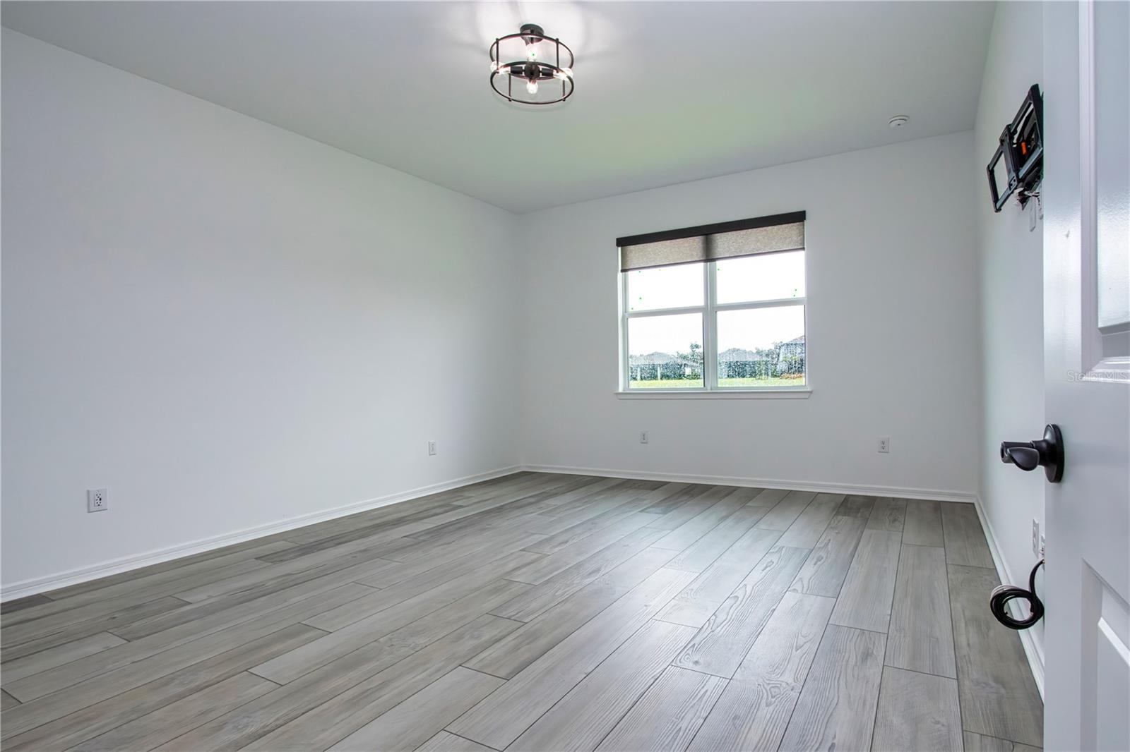 9315 Barrier Coast Trl Property Photo 31