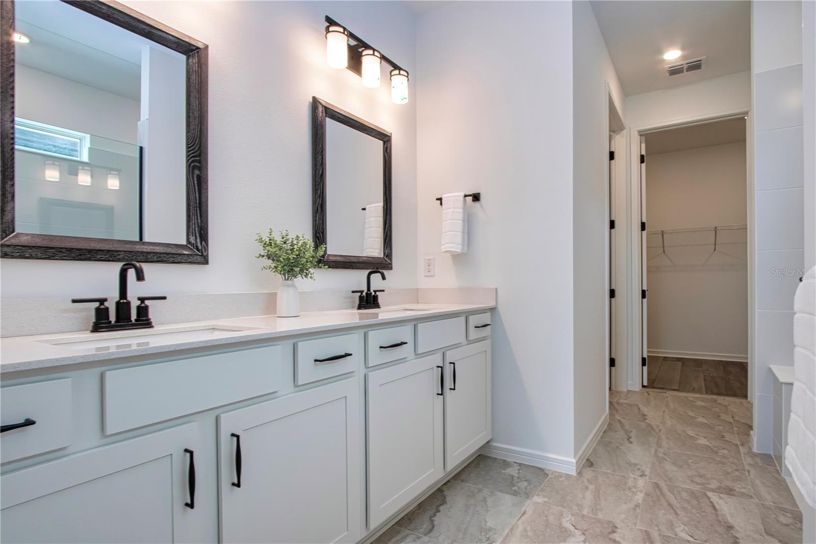 9315 Barrier Coast Trl Property Photo 34