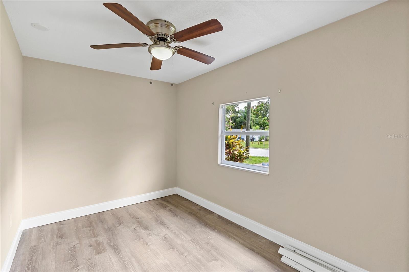 118 David Ave Property Photo 15