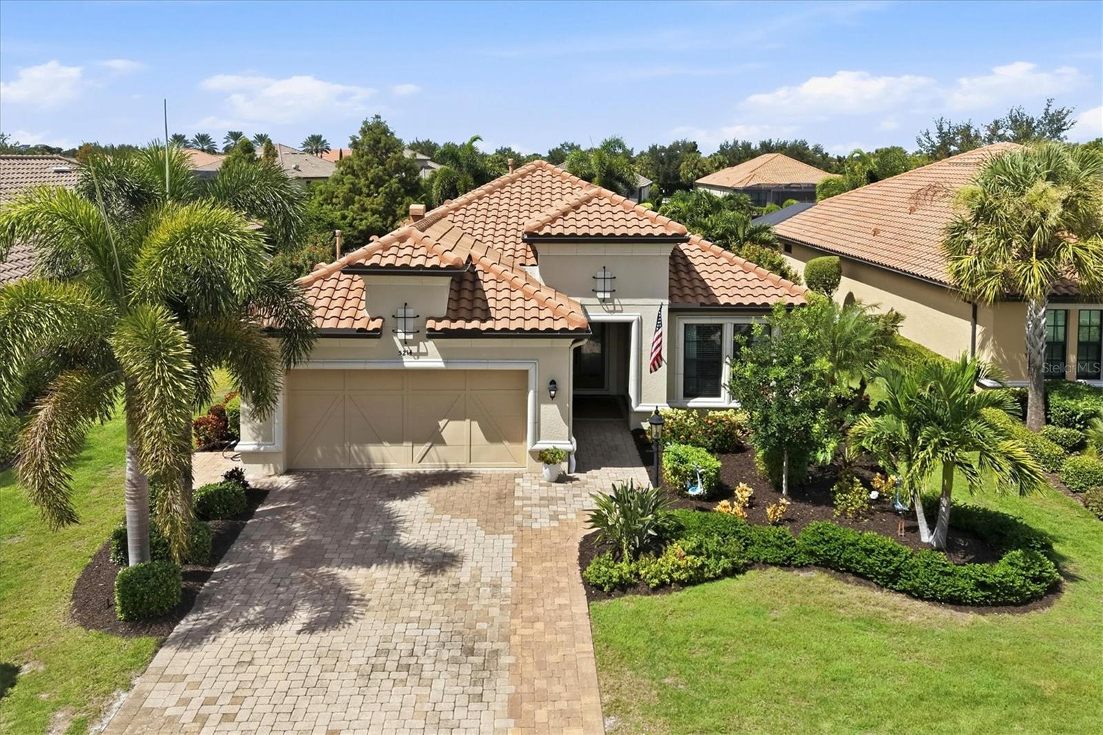 5214 Castello Ln Property Photo 6
