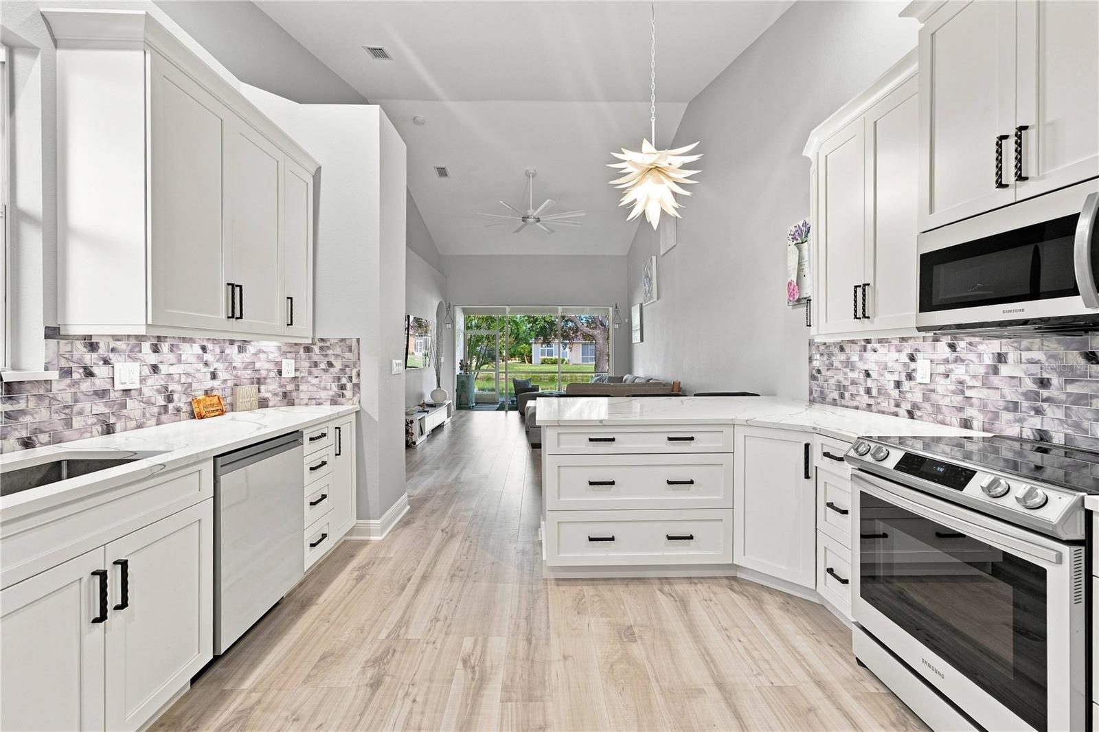 4361 Turnberry Cir Property Photo 8