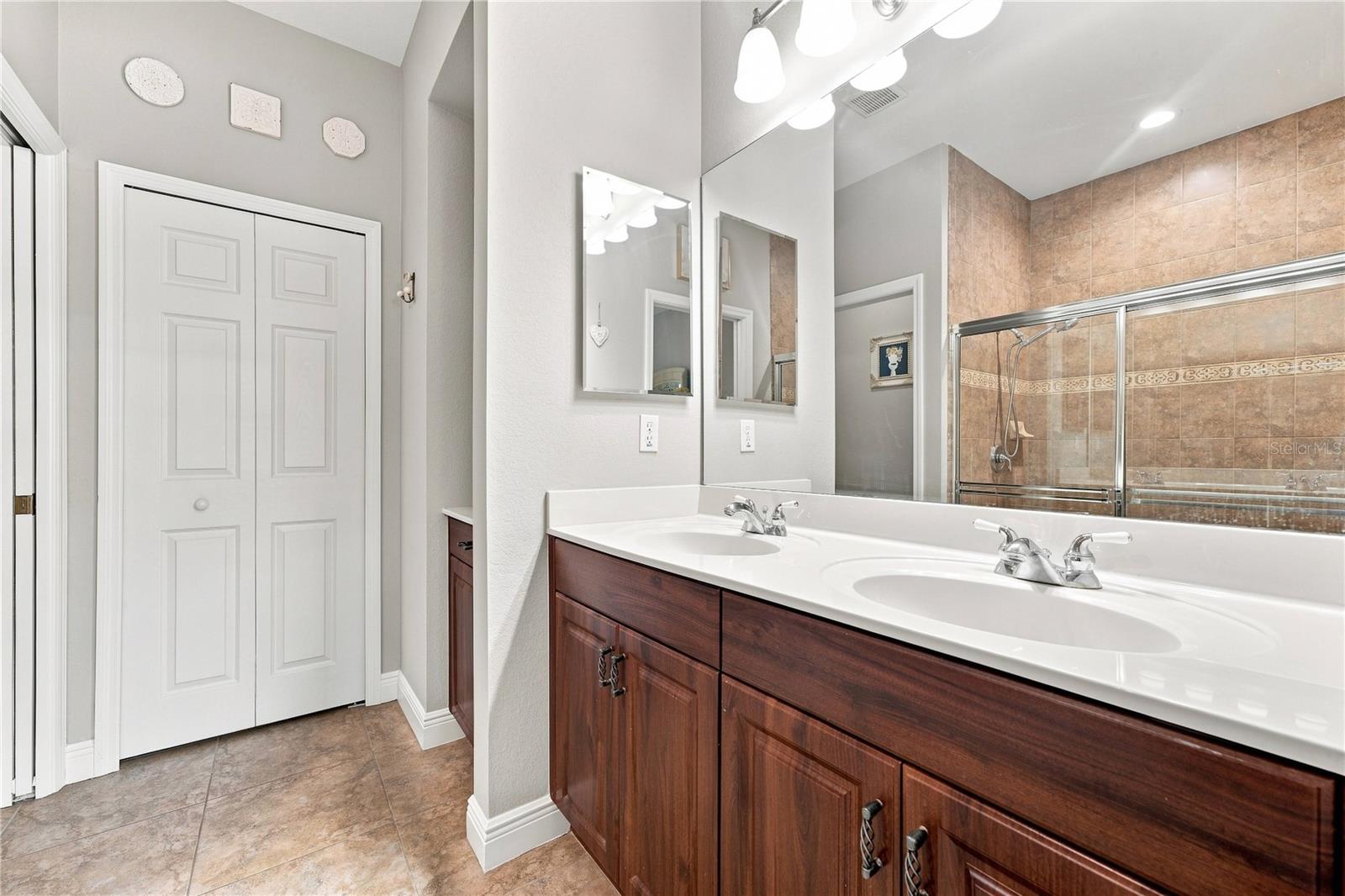 4361 Turnberry Cir Property Photo 15