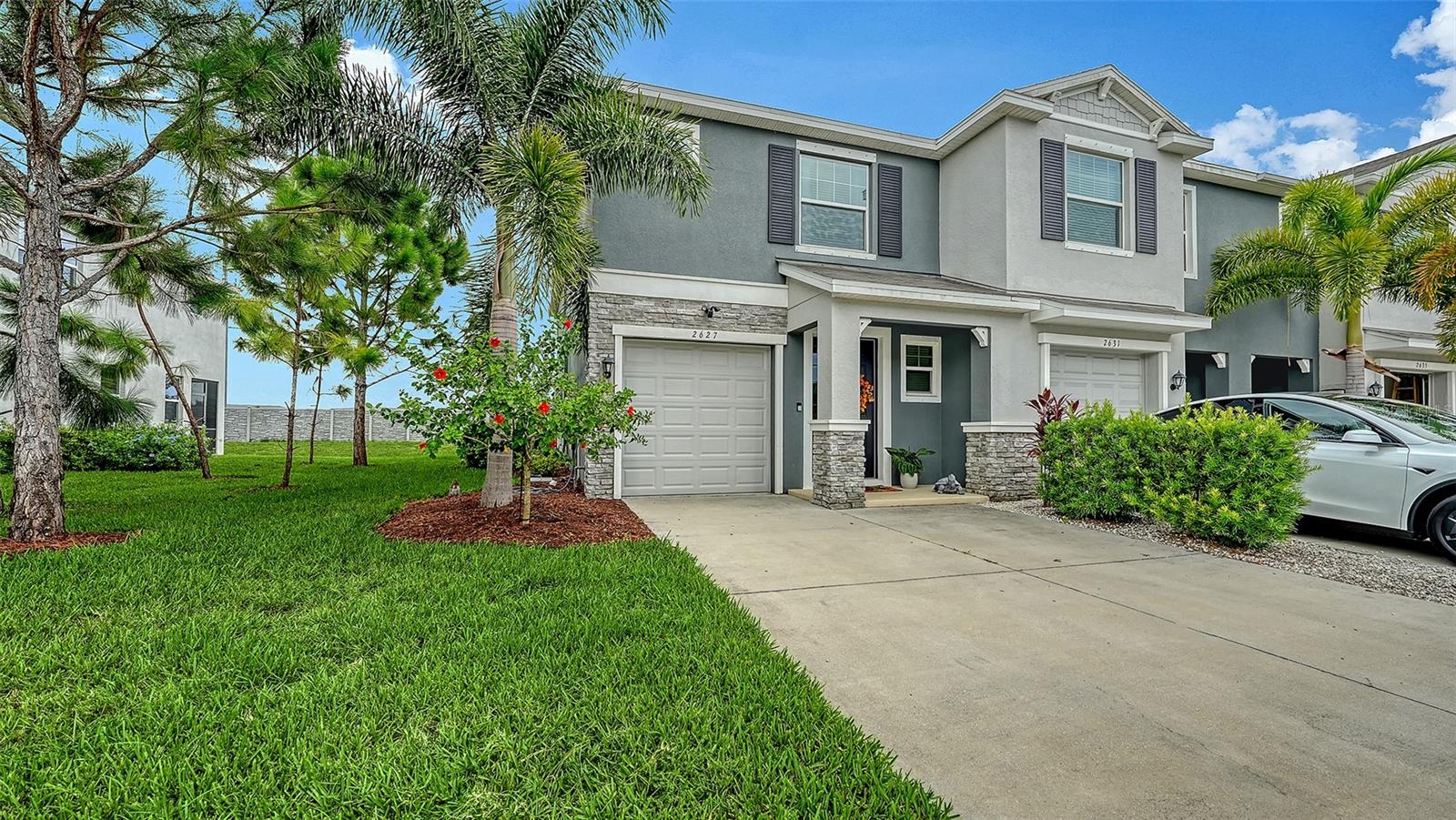 2627 MIDNIGHT PEARL DR Property Photo 1
