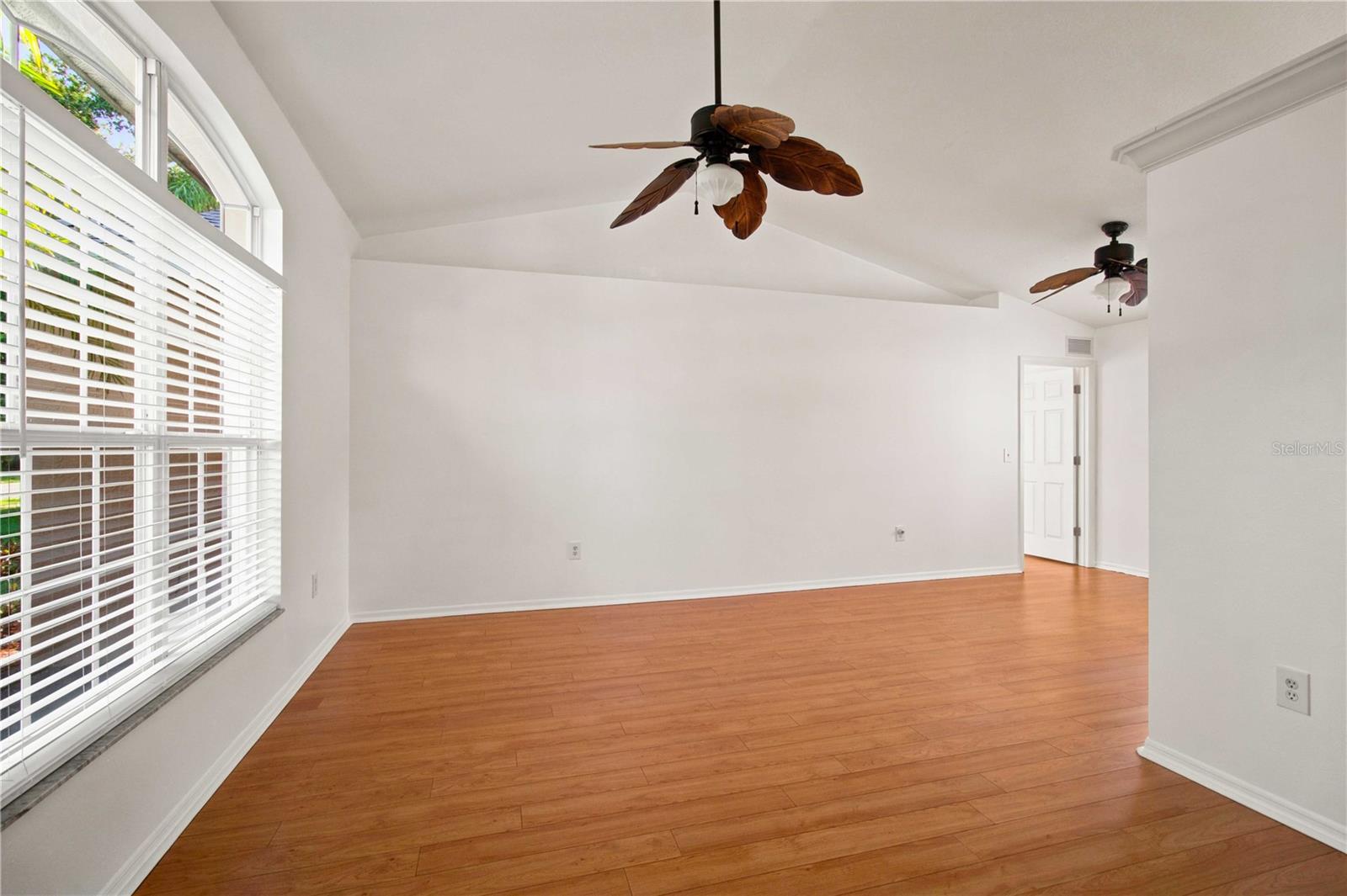 732 Plum Tree Ln Property Photo 10