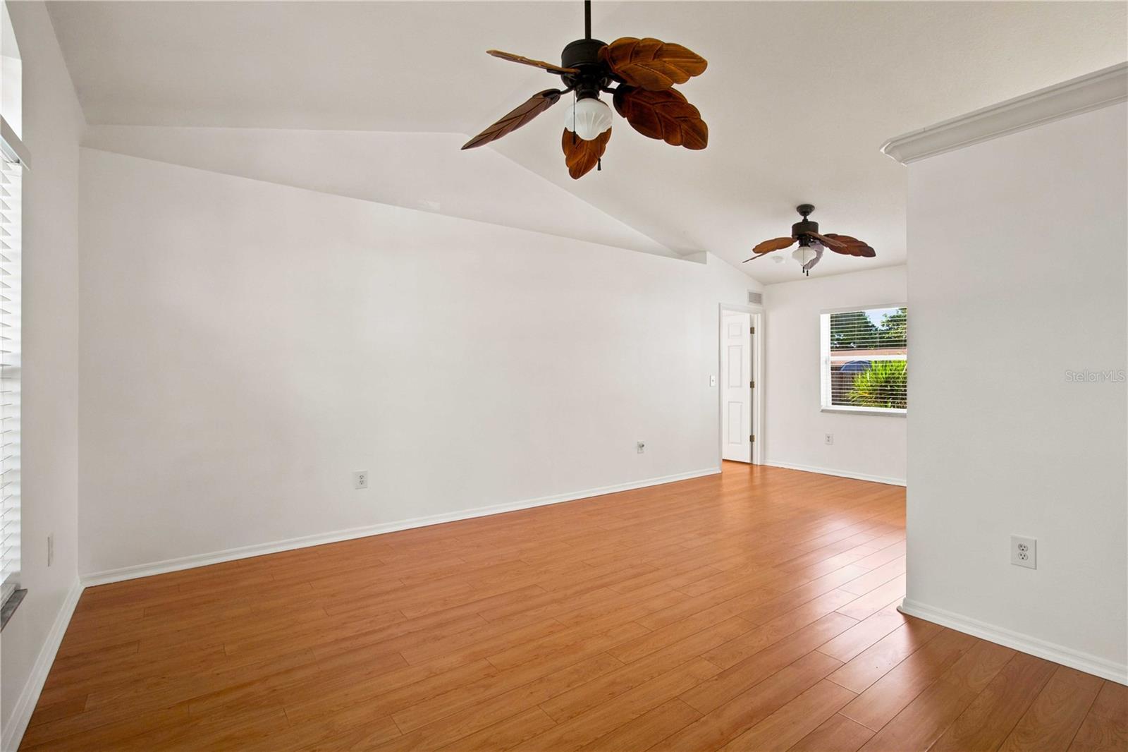 732 Plum Tree Ln Property Photo 11