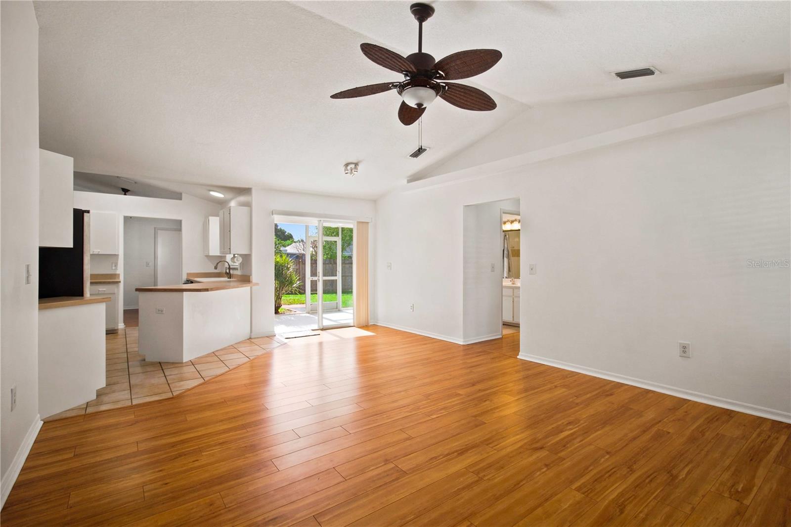 732 Plum Tree Ln Property Photo 17