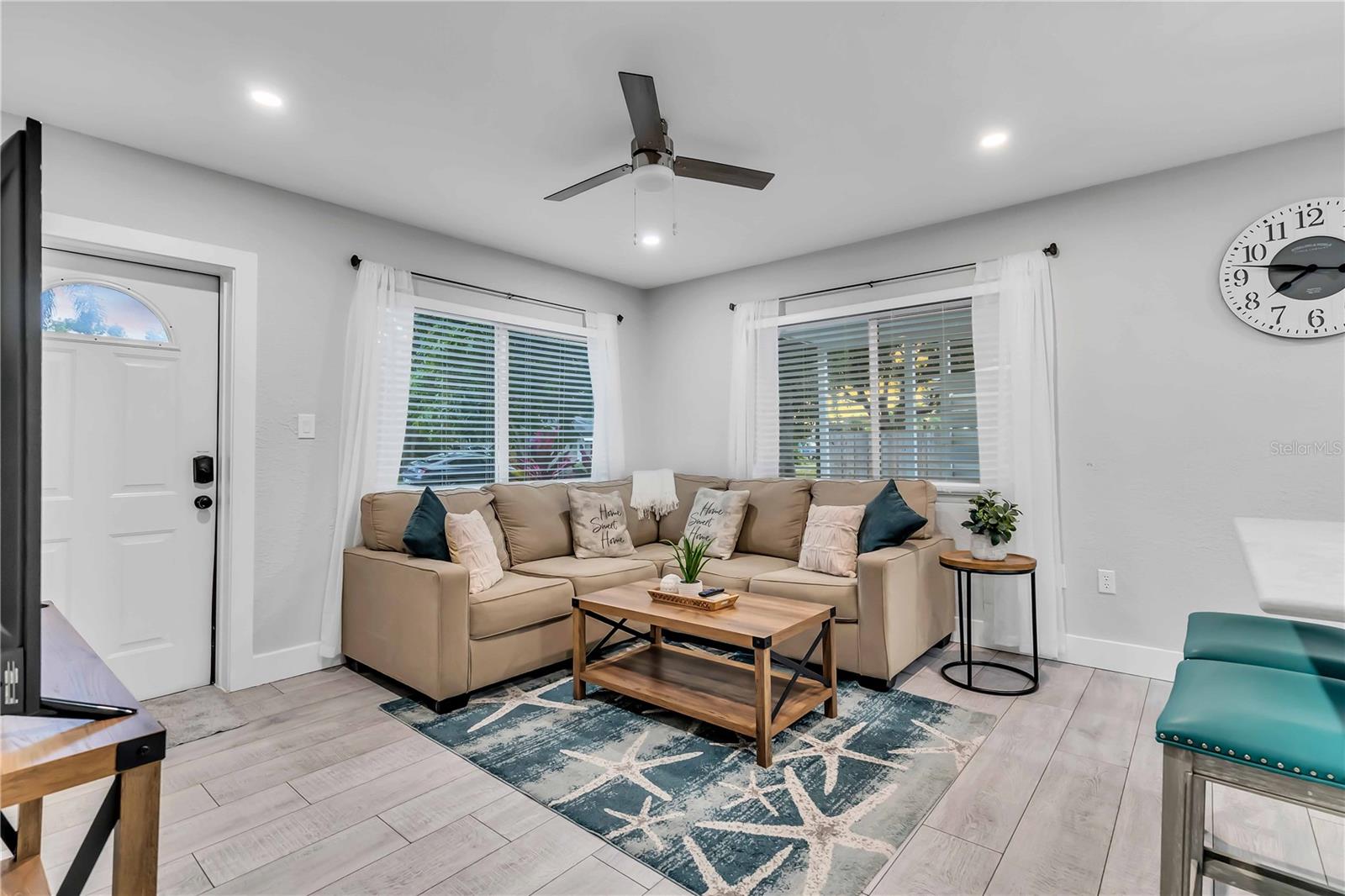3231 New England St Property Photo 5