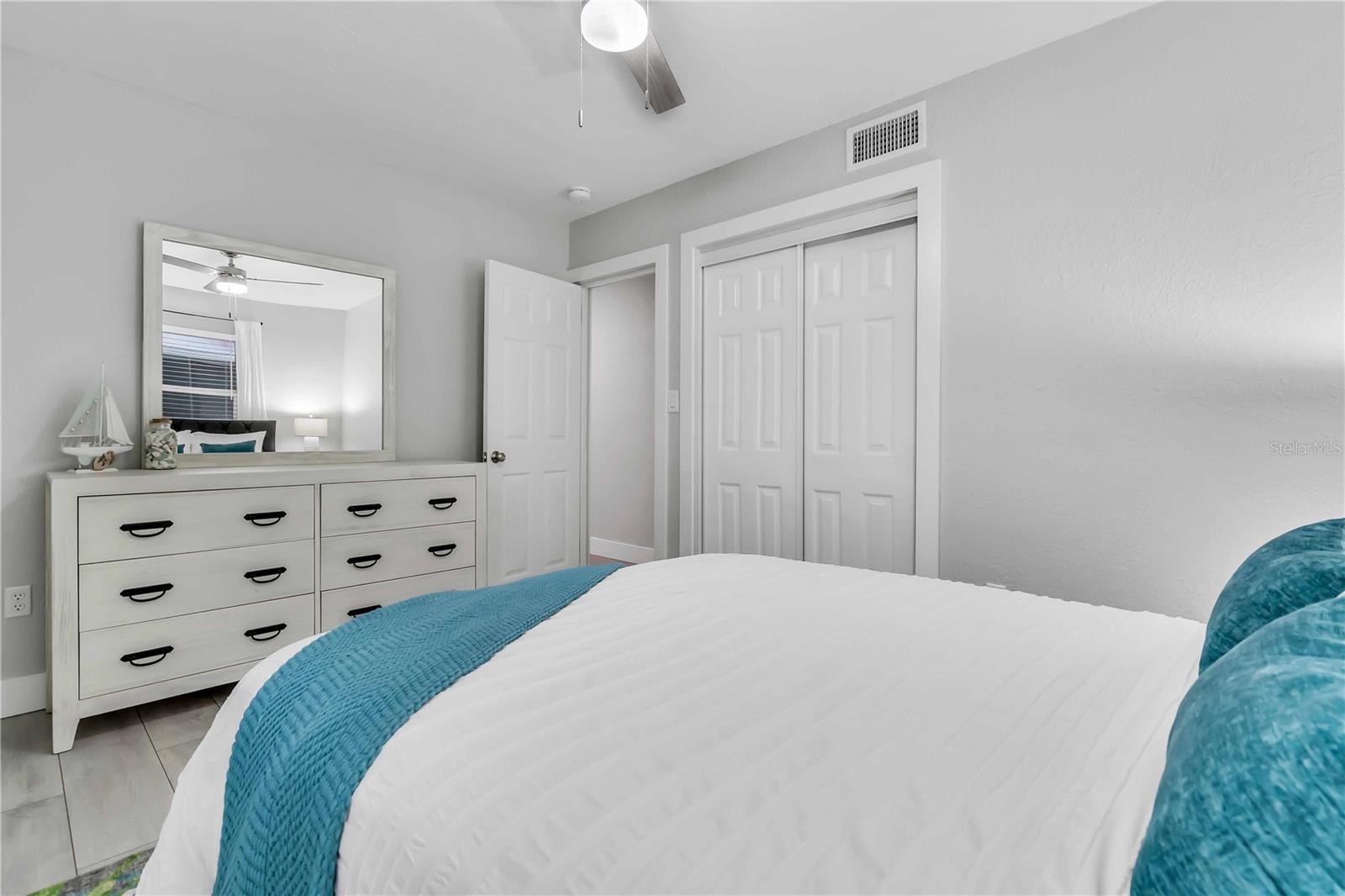 3231 New England St Property Photo 20