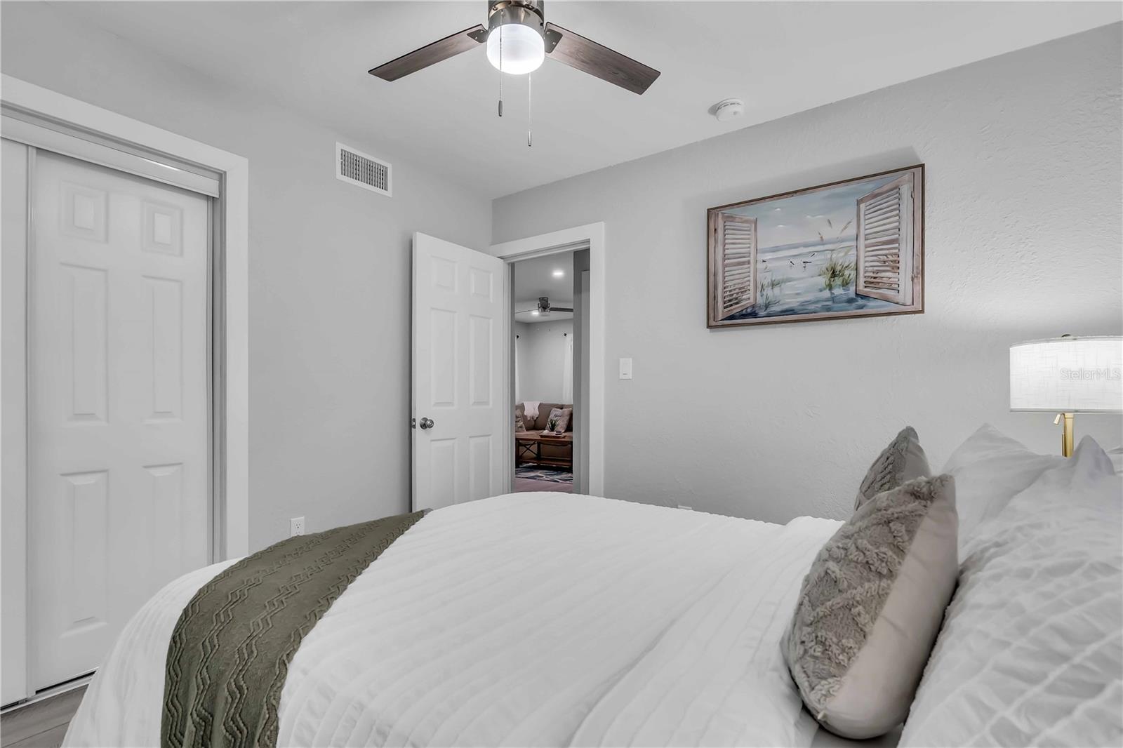 3231 New England St Property Photo 24
