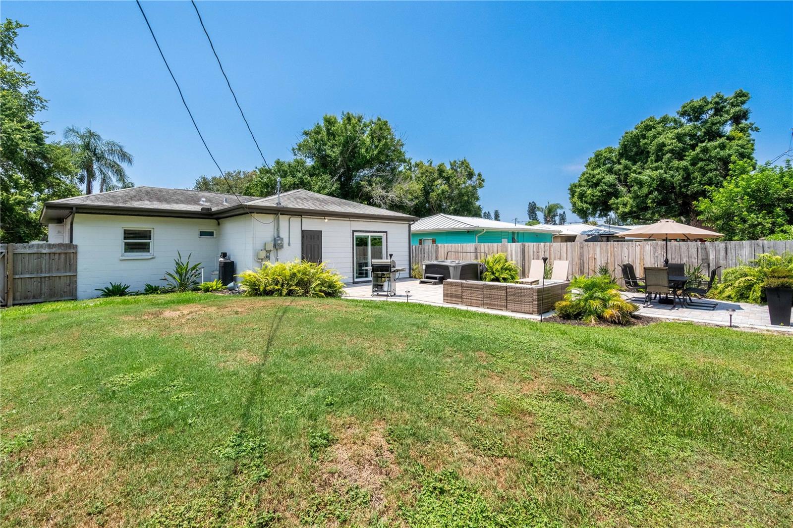 3231 New England St Property Photo 37