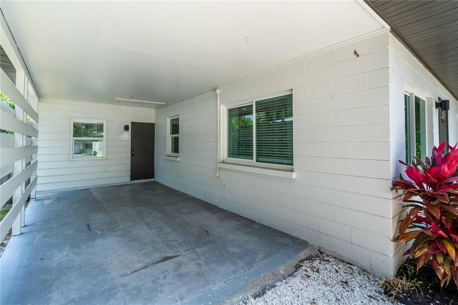 3231 New England St Property Photo 38