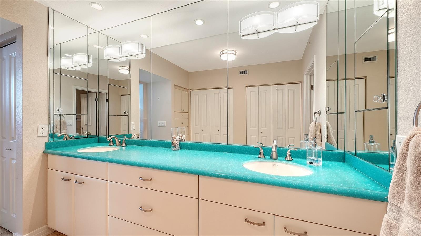 1075 Gulf Of Mexico Dr #303 Property Photo 23