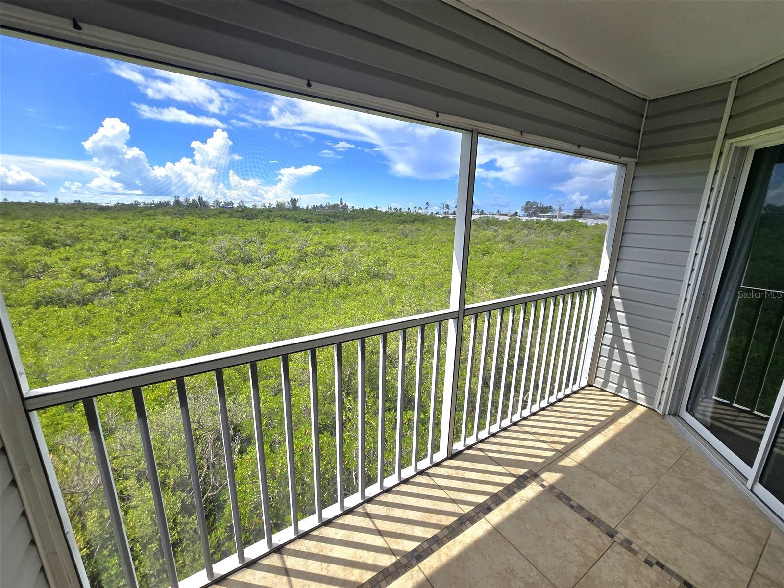 3607 E Bay Dr #206 Property Photo 17