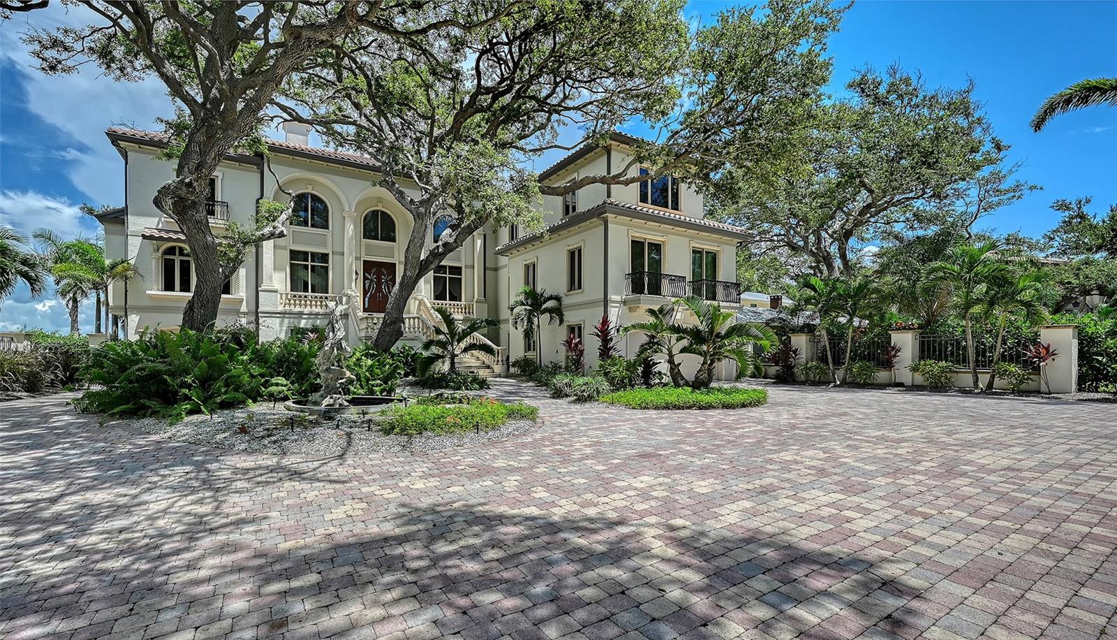 1216 N Casey Key Rd Property Photo 1