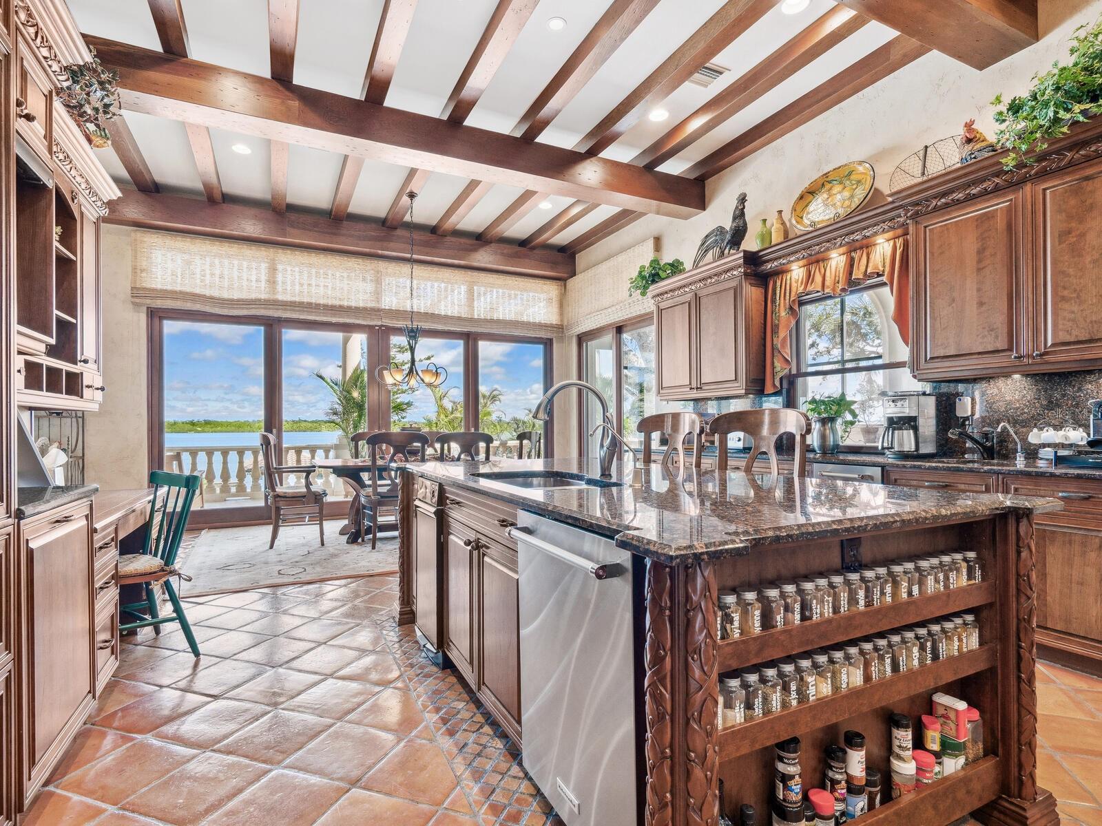 1216 N Casey Key Rd Property Photo 19