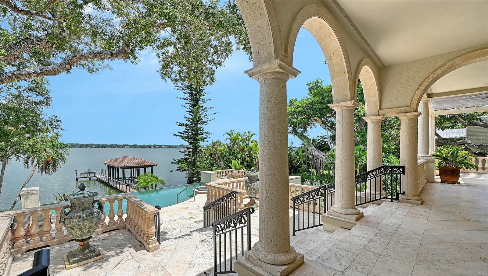 1216 N Casey Key Rd Property Photo 42