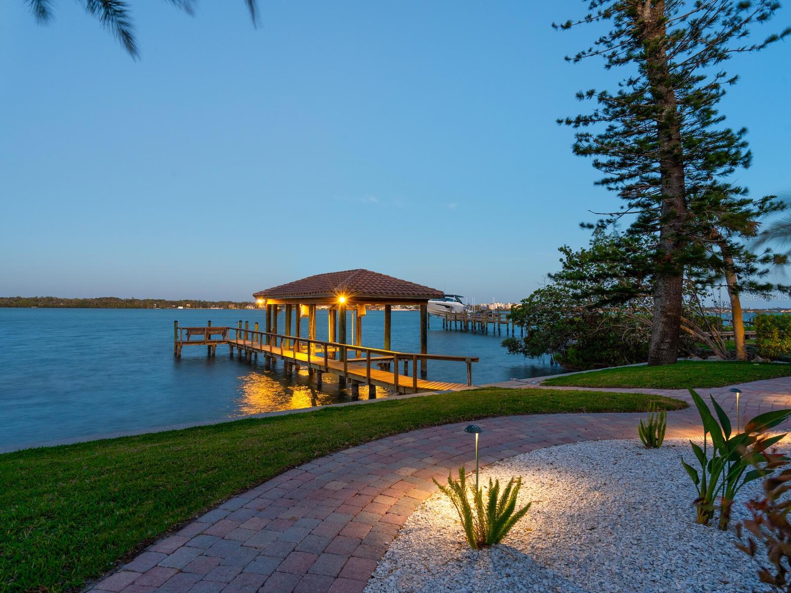 1216 N Casey Key Rd Property Photo 53
