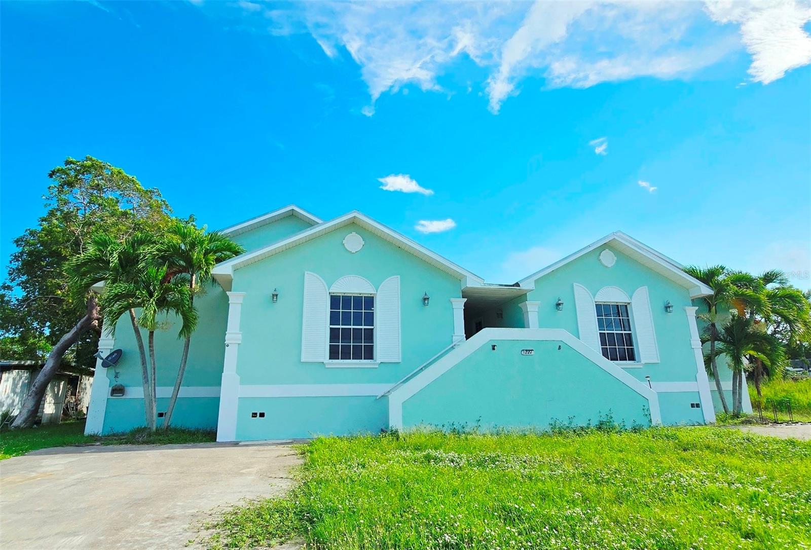 1227 MANGROVE LN