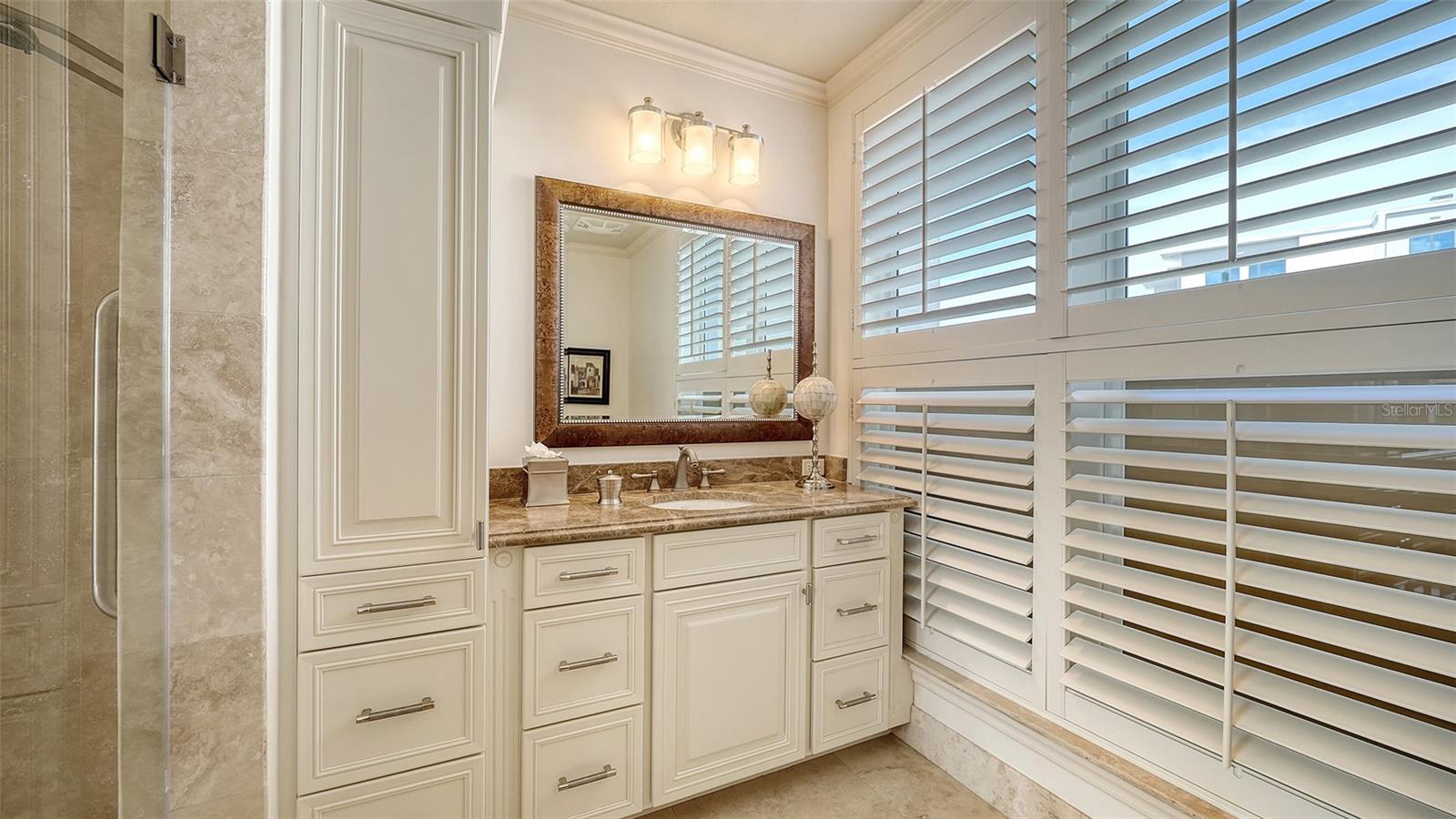 464 Golden Gate Pt #702 Property Photo 32