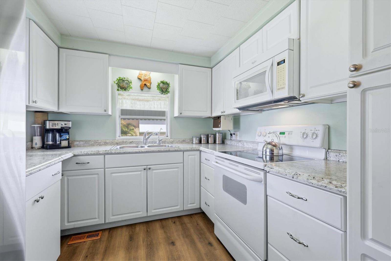 1407 41st Ave E Property Photo 10