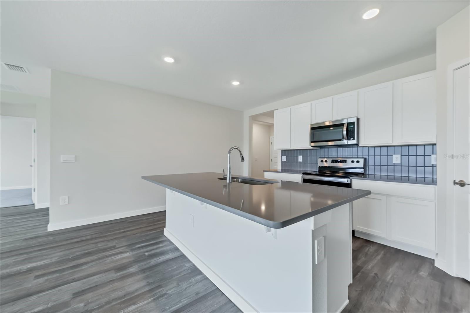 17218 Barnwood Pl Property Photo 9
