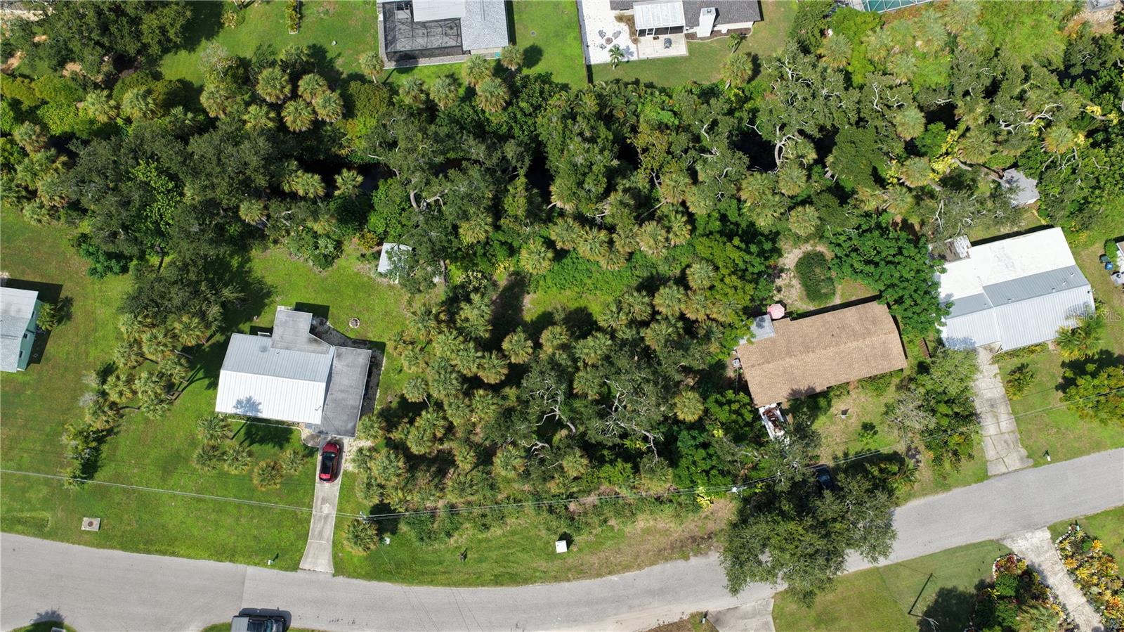 Groveland Ave Property Photo 5